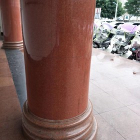 中國紅圓柱石 紅色顆粒無機水磨石弧度圓柱定制工程