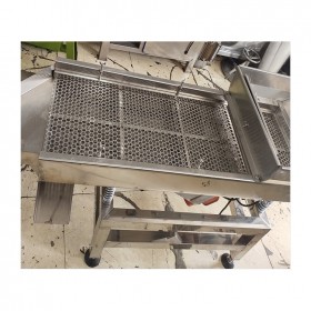 成都全不銹鋼長(zhǎng)方篩   圓孔長(zhǎng)方篩   食品藥丸直線篩  意林機(jī)械長(zhǎng)方分選篩