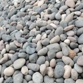 彩色鵝卵石 3-5公分 彩色景觀拋光 污水處理 鋪設(shè)路面用