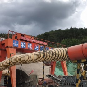 廠家直銷隧道風(fēng)筒螺旋風(fēng)管輕質(zhì)螺旋正壓彎頭風(fēng)筒成都遠(yuǎn)見專業(yè)隧道風(fēng)筒廠家實(shí)力大廠