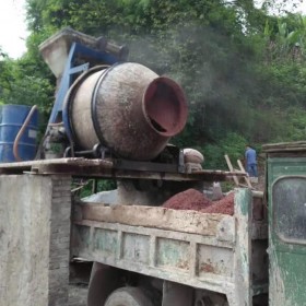 云南市怒江州彩色生態(tài)透水混凝土  地坪云南市怒江州彩色透水混凝土道路 透水混凝土施工價格 彩色透水混凝土材料生產(chǎn)廠家   壓?；炷敛牧蠌S家