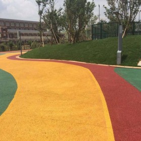 四川省綿陽市彩色生態(tài)透水混凝土地坪  瀘州市彩色透水混凝土道路 透水混凝土施工價(jià)格 彩色透水混凝土材料生產(chǎn)廠家   壓?；炷敛牧蠌S家 透水混凝土材料報(bào)價(jià) 量大送貨到工地