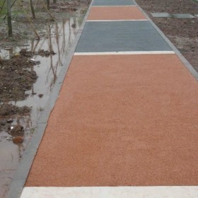 貴陽市銅仁 彩色混凝土路面   生態(tài)透水混凝土源頭材料廠家  生態(tài)透水砼  5公分透水混凝土每平方多少錢  免費(fèi)提供技術(shù)指導(dǎo)