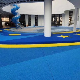 重慶市涪陵區(qū)彩色透水混凝土地坪  彩色透水混凝土道路 透水混凝土施工價(jià)格 彩色透水混凝土材料生產(chǎn)廠家   壓?；炷敛牧蠌S家報(bào)價(jià)  5公分透水混凝土施工價(jià)格