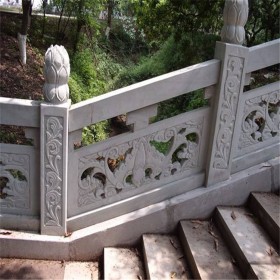 四川青石欄桿廠家 石雕欄板 漢白玉護欄雕刻欄板 青石欄桿市場供應(yīng)