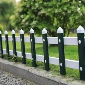 花園草坪護欄 花園綠化帶柵欄庭院小區(qū)塑鋼防護欄 加厚pvc草坪護欄